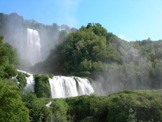 Albergo-Ristorante"Parco Alle Noci"Tra La Cascata Delle Marmore,Labro E Valle Santa Di S Francesco Rivodutri Exteriér fotografie