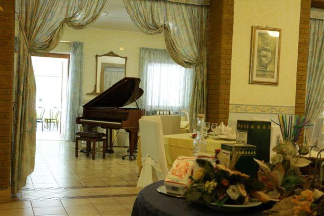 Albergo-Ristorante"Parco Alle Noci"Tra La Cascata Delle Marmore,Labro E Valle Santa Di S Francesco Rivodutri Exteriér fotografie